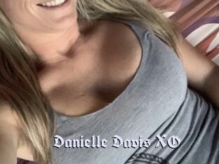 Danielle_Davis_XO