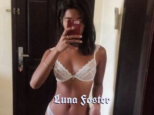 Luna_Foster