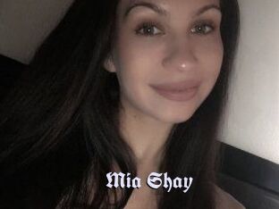 Mia_Shay